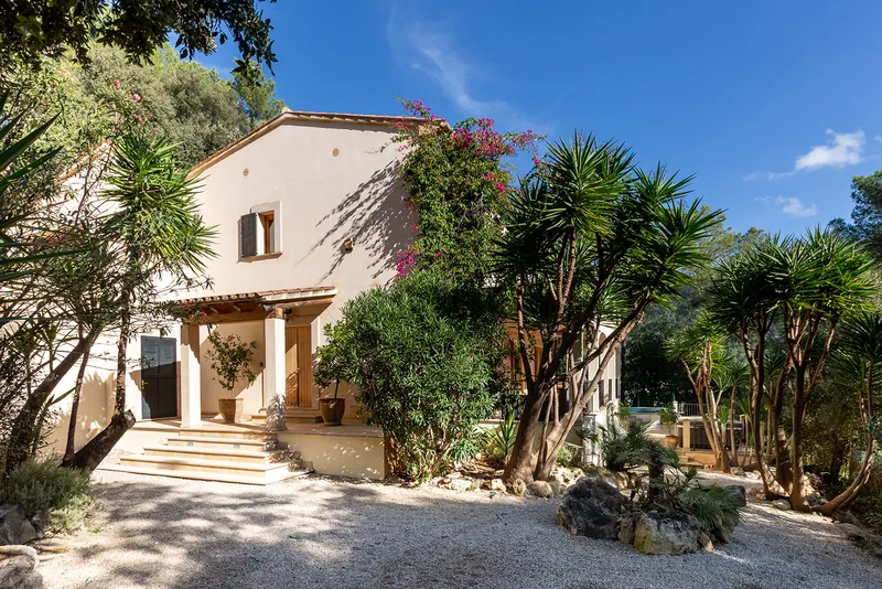 Detached Villa With Outstanding Mountain Views — photo 1