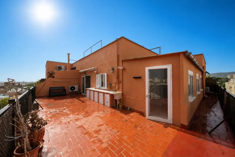 Penthouse with Private Terrace of 81 m² in La Vileta — photo 2