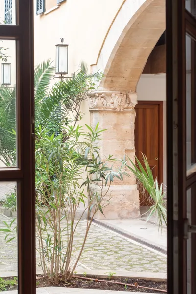 Renovated ground-floor residence in Palma's Old Town — photo 5