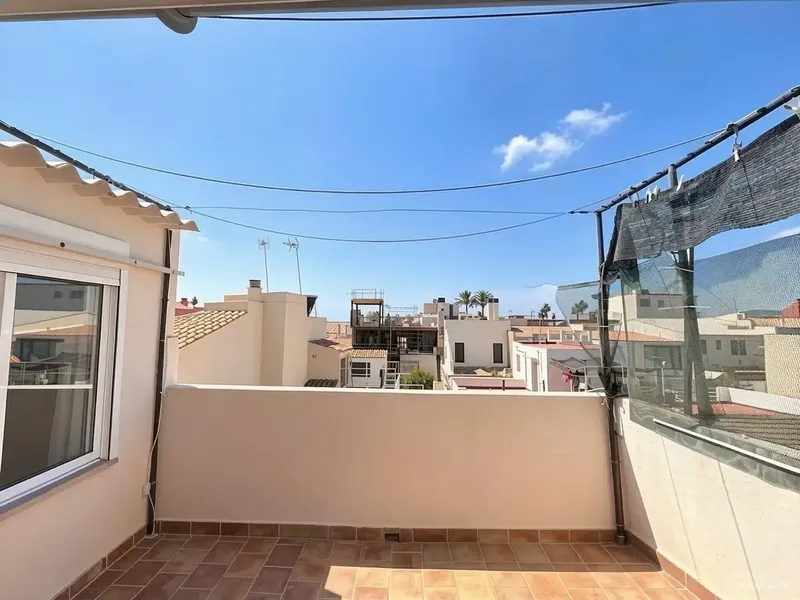 A few steps from Portixol beach, this apartment with independent entrance offers great potential to create a home to your measure — photo 2