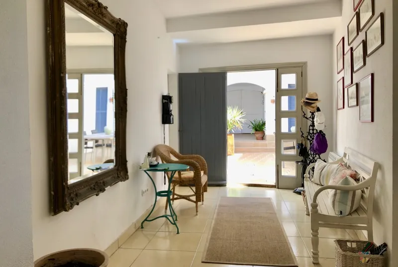 Charming house on the seafront in Ciudad Jardín — photo 4