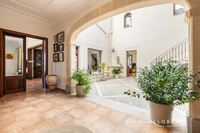 Elegant Mallorcan Home with Patio, Views and Pool — photo 10