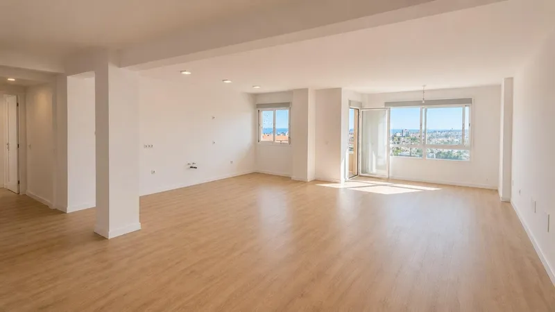 In the sought-after neighborhood of Son Espanyolet is this bright, fully renovated home. — photo 5