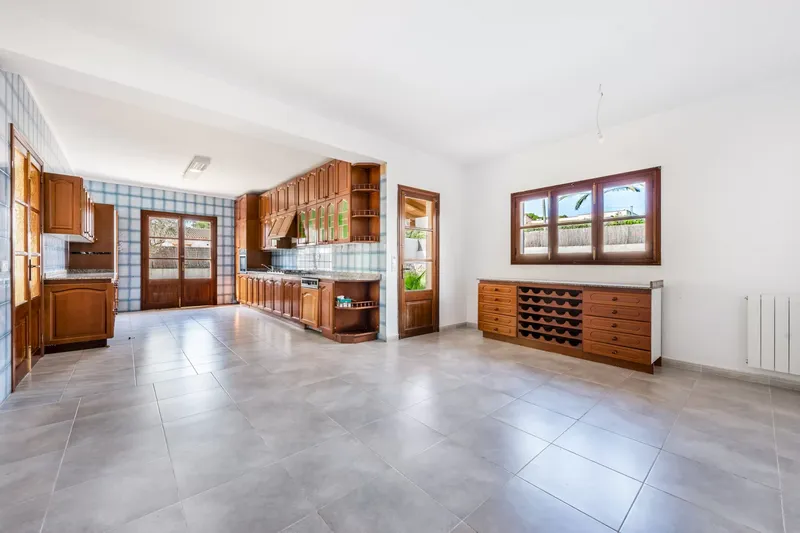 Chalet in Cala Millor with 7 bedrooms and a large plot — photo 7