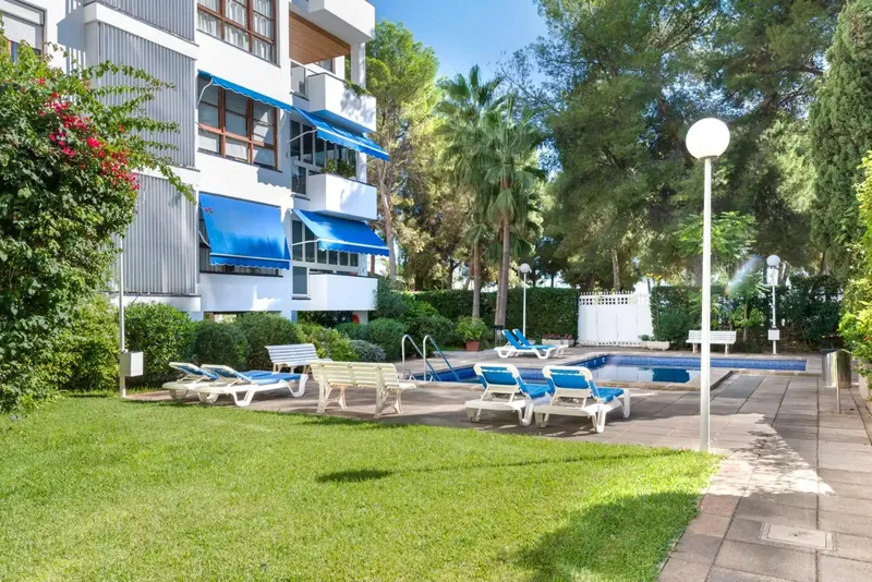 Spacious and bright 140 m² apartment with 4 bedrooms and 2 bathrooms, located in one of the most residential areas of San Agustín — photo 9