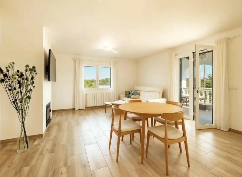 This lovingly renovated house with two separate residential units is located above the beautiful bay of Cala Santanyí — photo 11