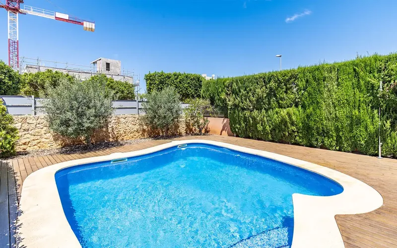 This beautiful townhouse in Puig de Ros with pool, garden and large underground parking is located in an attractive residential area — photo 3