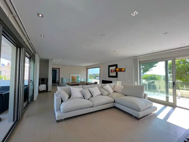 Modern villa with partial sea views in Cala Vinyas — photo 2