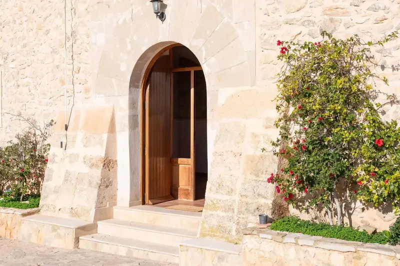 Don't miss the opportunity to visit one of the most outstanding estates in the municipality of Sineu. This property extends over approximately — photo 4