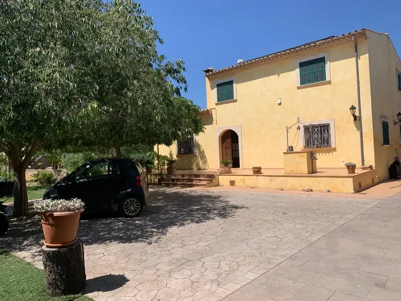 Impressive finca for sale with views of the Sierra de Tramuntana, built in 2003 with top quality materials. — photo 1
