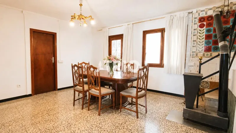Exclusive Opportunity! Large charming house with terraces and garden to renovate to your taste — photo 2