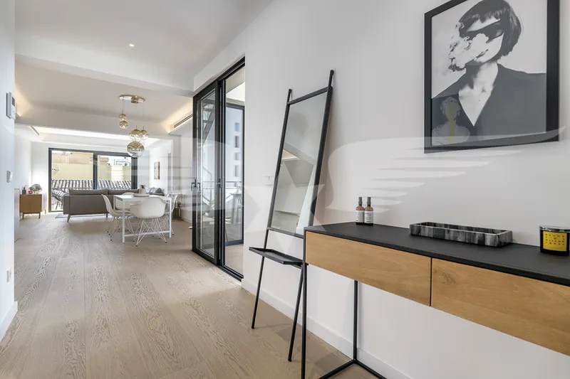 Top furnished penthouse with private roof terrace — photo 2
