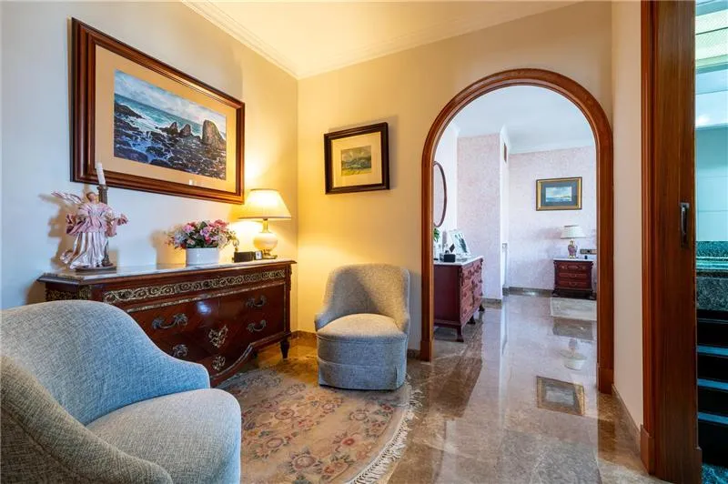 Detached villa with swimming pool on a plot of approx. 859 m² — photo 11
