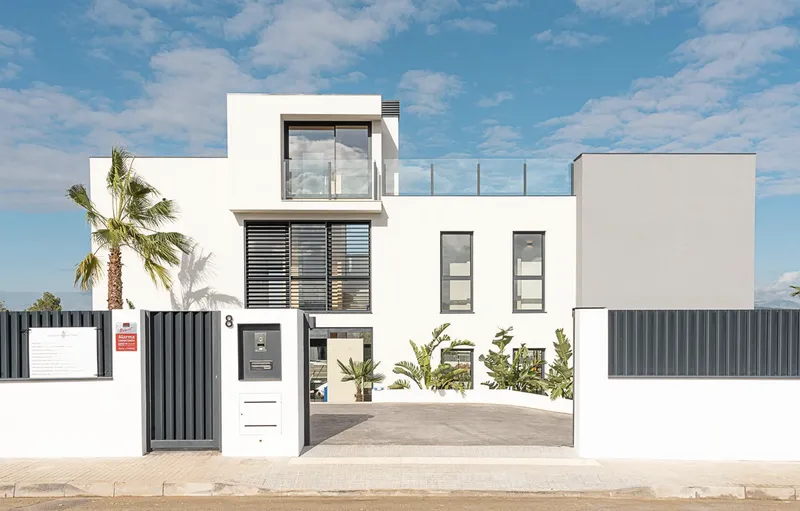 Luxurious Modern Villa in Son Gual — photo 3