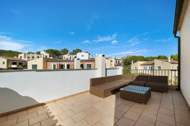 Townhouse for sale beside the golf course in Camp de Mar, Southwest Mallorca — photo 12
