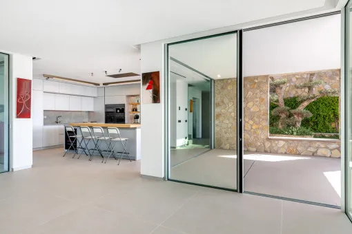 Santa Ponsa, modern villa with two pools and sea views, a short distance from Santa Ponsa beach — photo 7