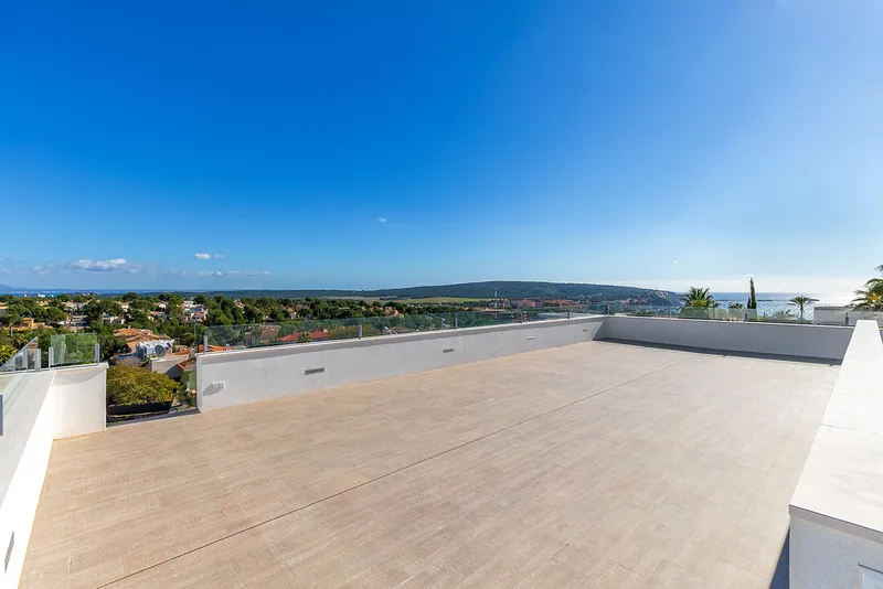 Villa in Santa Ponsa - Modern property with two pools — photo 4