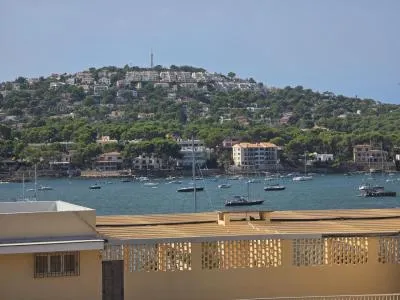 Apartment in Calvià (Santa Ponça) with 51 m² built surface, 1 room, 1 bathroom, 50 m to the sea — photo 1