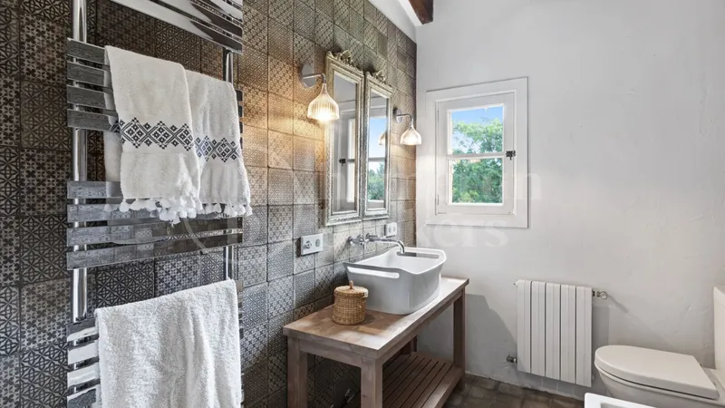 Casa Rosa — Four-Bedroom Country Villa with Heated Pool and Guest Casita — photo 7