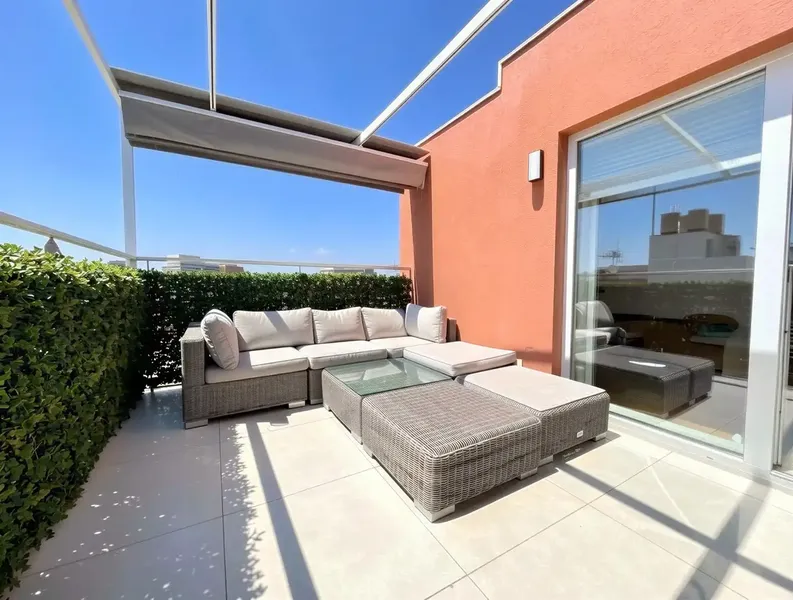 High-quality penthouse with panoramic sea views — photo 12