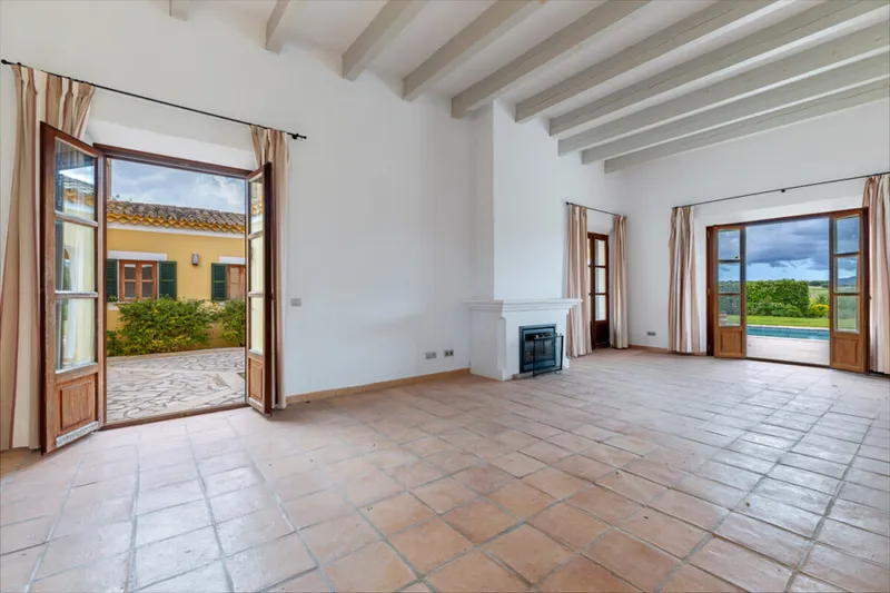 Luxury Country Estate with Equestrian Facilities — photo 8