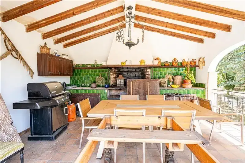 Finca on plot of approx. 7,500m2 with pool and mountain views. House of approx. 250m2, large living-dining room of approx. 42m2 with fireplace — photo 12