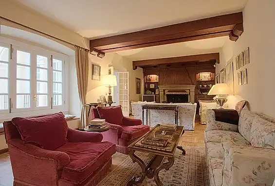 Rustic property in impeccable condition. The main house has: large hall; five bedrooms with en-suite bathroom; one toilet; two living rooms with fireplace, one d — photo 7