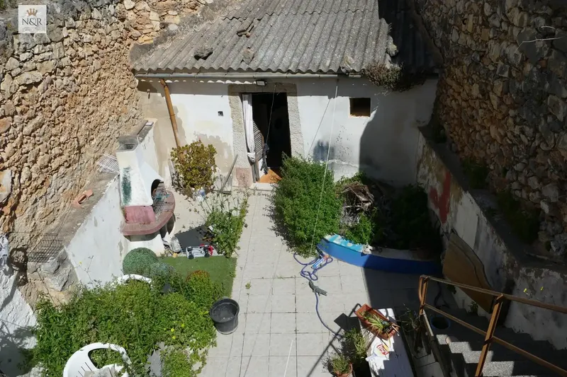 IKV00484-1. Independent house for sale in Binissalem (Mallorca) with great renovation potential. — photo 2