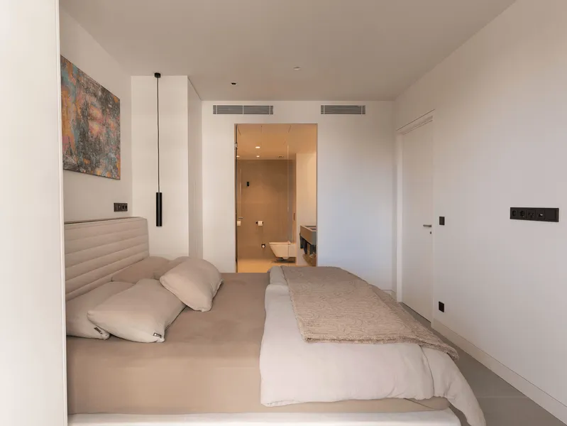 Modern 2-bedroom apartment with terrace in Nou Levant — photo 8