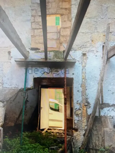 House in the Municipality of Manacor to be completely renovated including upper roof. Very close to the town center, with a more than good location — photo 3