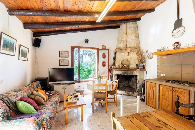 En uno de los entornos más atractivos y tranquilos de la Serra de Tramuntana se encuentra esta encantadora finca rústica situada en Son Caba — photo 9