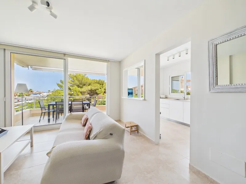 Three-Bedroom Apartment with Communal Pool in Porto Colom. Available from Mid-September to Mid-June 2027 — photo 8