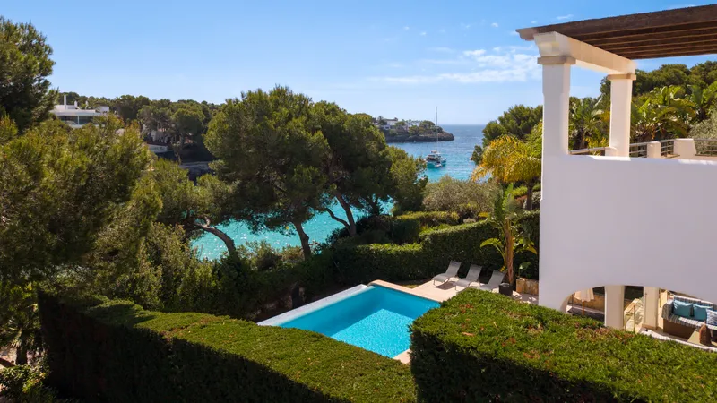Beachfront villa with ETV license and direct sea access on the first sea line — photo 2