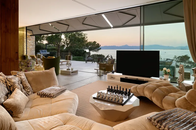 Elegant luxury villa in first sea line in Son Veri Nou — photo 7