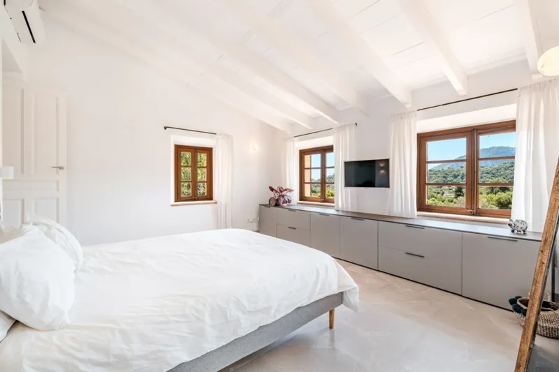 Beautifully restored finca with pool in Pollensa's prestigious Vall d'en March — photo 12