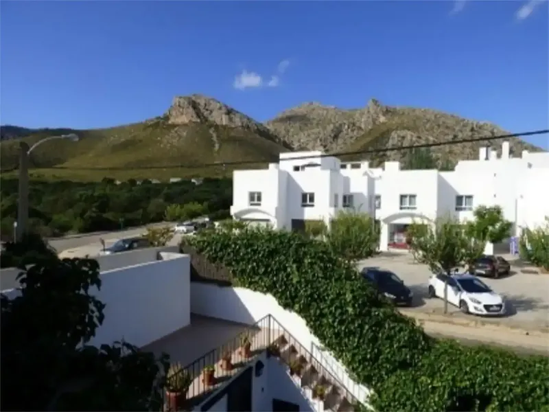 Se ofrece en alquiler un espacioso apartamento, muy bien ventilado, ubicado en el paseo de los pinos de la Bahía de Pollença, cercano al hot — photo 7
