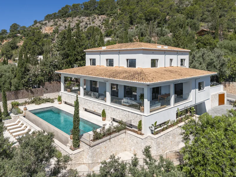 Mediterranean villa with sea and mountain views — photo 2
