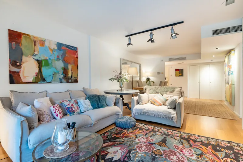 Charming Apartment with Private Terrace and Garage in Sought-After Bonanova — photo 5