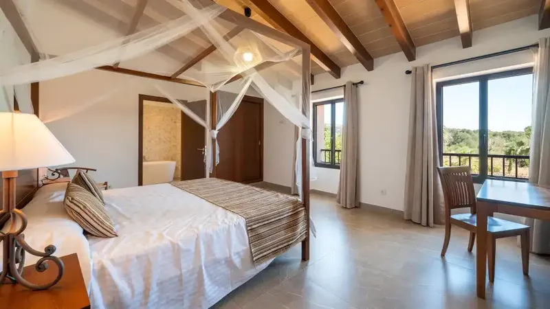 Seasonal rental or maximum one year. Charming rustic finca for rent between Santanyí and Cas Concos. This beautiful brand-new finca has been — photo 11
