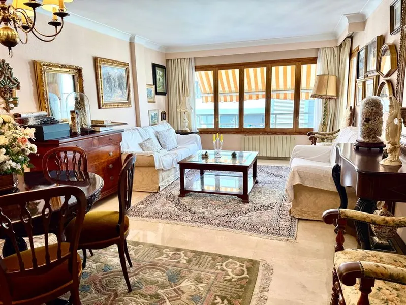 Flat / apartment for sale in Calle de l'Arxiduc Lluís Salvador — photo 1