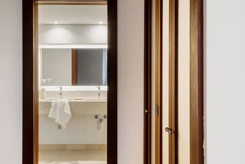 This recently renovated apartment is part of a palace in the heart of the old town, next to Palma Cathedral and — photo 12