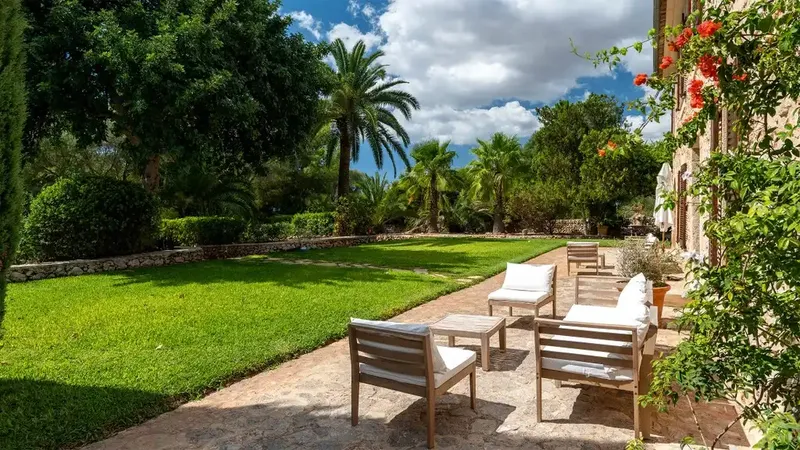 Ubicada en la exclusiva y tranquila zona de Sa Casa Blanca, Palma, esta extraordinaria finca rústica representa el perfecto equilibrio entre — photo 2