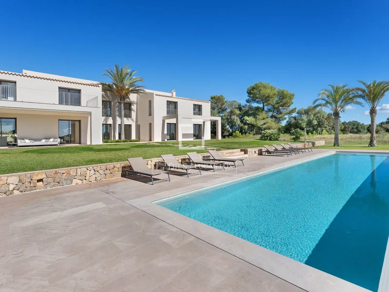 554m² country house with 70m² terrace for sale in Artà — photo 4