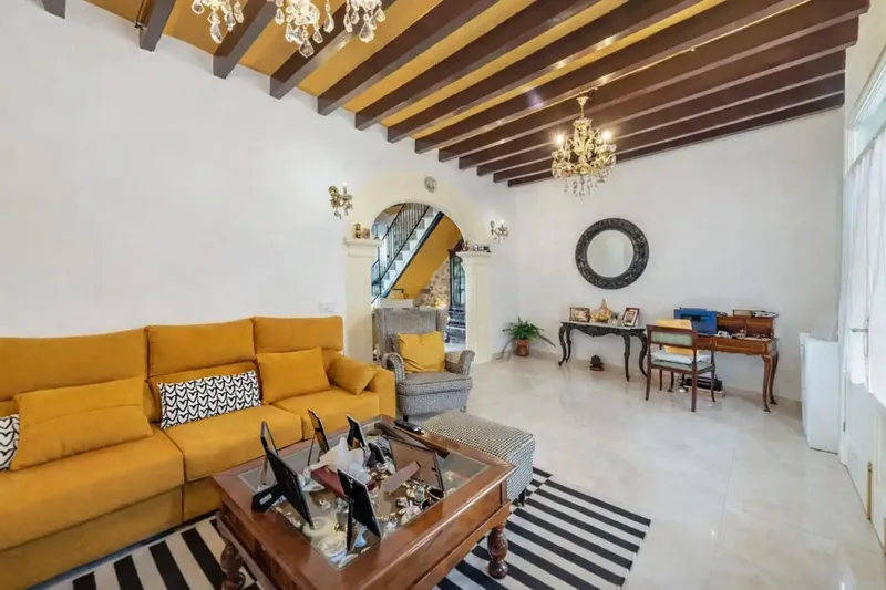 Charming village house with a total of 217m2 of Mallorcan soul and views of the Sierra de Tramuntana in the heart of Campanet — photo 9