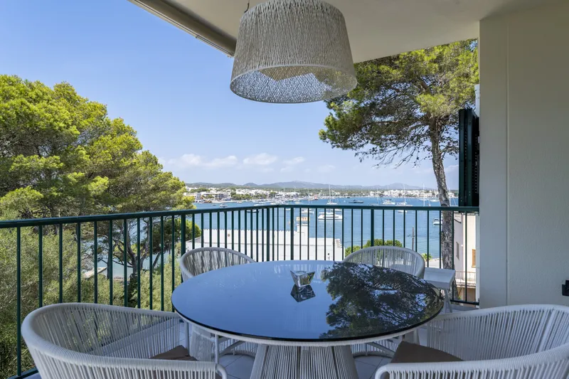 Penthouse with 200 sqm roof terrace and harbour views in Portocolom — photo 5