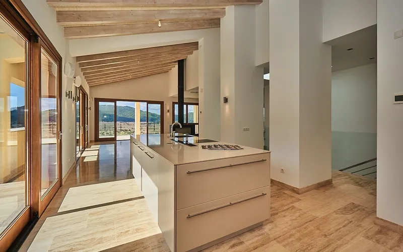 Imposing villa with vacation rental license and views over the valley, as well as the golf course of Canyamel — photo 7