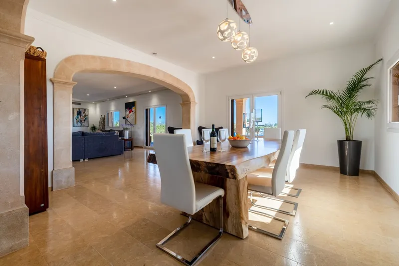 Spacious finca with holiday rental licence and panoramic views near Llucmajor — photo 12