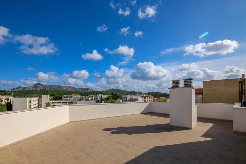 Luxurious Penthouse in the Heart of Puerto Alcúdia — photo 6
