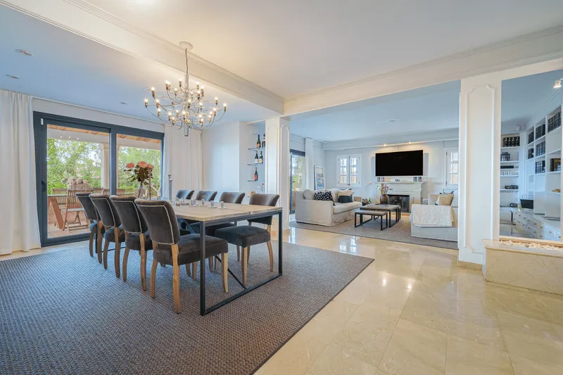 Mediterranean elegance with panoramic sea views in Cas Català — photo 6