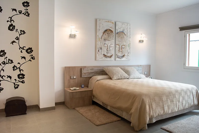 Large townhouse with two residential units, studio, pool, patio and roof terrace — photo 5